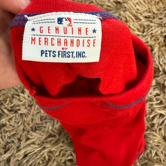 Philadelphia Phillies dog t-shirt - Picture 2 of 6